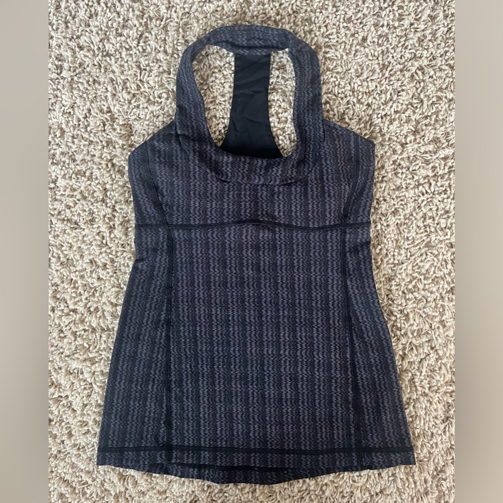 Lululemon Scoop Neck Tank Top size 4